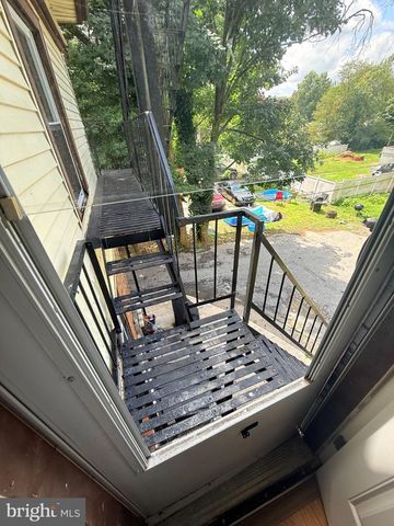 24 OWEN AVE, Lansdowne, PA 19050