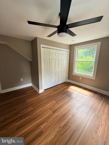24 OWEN AVE, Lansdowne, PA 19050