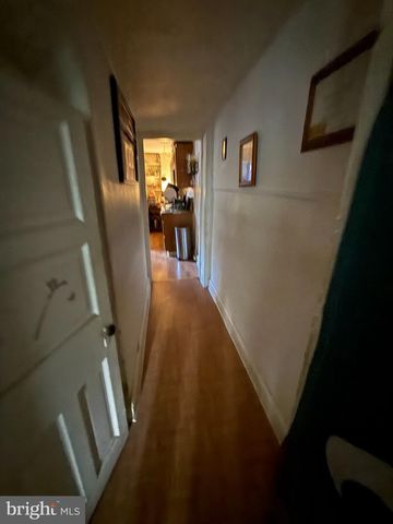 24 OWEN AVE, Lansdowne, PA 19050