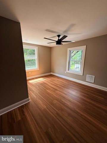 24 OWEN AVE, Lansdowne, PA 19050