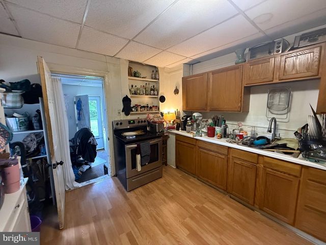 24 OWEN AVE, Lansdowne, PA 19050