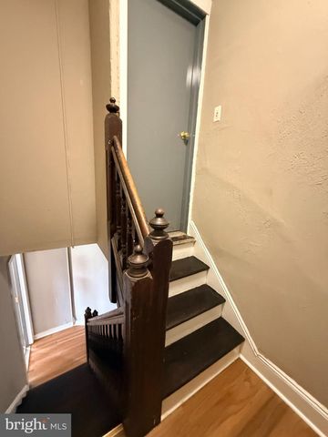 24 OWEN AVE, Lansdowne, PA 19050