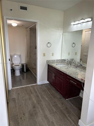 2240 N Cypress Bend Dr 805, Pompano Beach, FL 33069