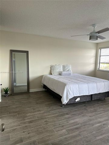 2240 N Cypress Bend Dr 805, Pompano Beach, FL 33069