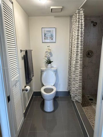 2240 N Cypress Bend Dr 805, Pompano Beach, FL 33069