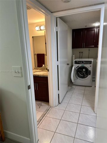 2240 N Cypress Bend Dr 805, Pompano Beach, FL 33069