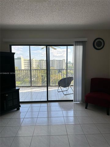 2240 N Cypress Bend Dr 805, Pompano Beach, FL 33069