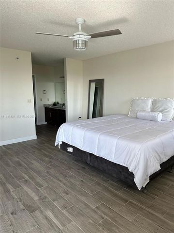 2240 N Cypress Bend Dr 805, Pompano Beach, FL 33069