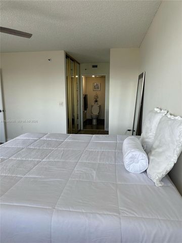 2240 N Cypress Bend Dr 805, Pompano Beach, FL 33069