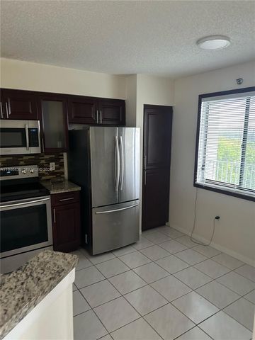 2240 N Cypress Bend Dr 805, Pompano Beach, FL 33069