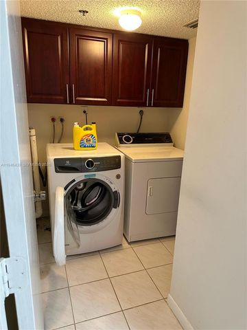 2240 N Cypress Bend Dr 805, Pompano Beach, FL 33069