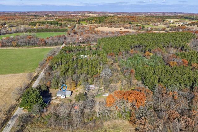 N7726 Wendlick Road, Pardeeville, WI 53954