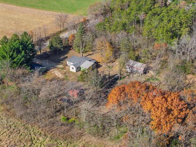 N7726 Wendlick Road, Pardeeville, WI 53954