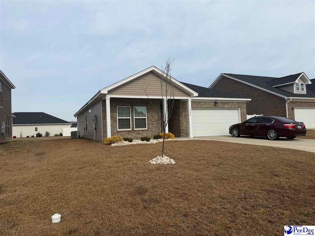 1498 Summergate Dr, Florence, SC 29501