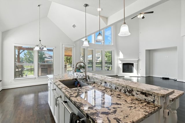 2839 Terrosa Drive, Grand Prairie, TX 75054