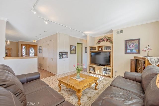 27971 Featherstar, Saugus, CA 91350