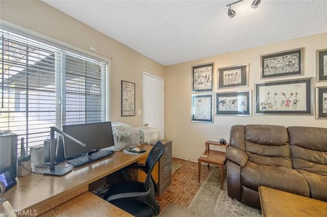 27971 Featherstar, Saugus, CA 91350