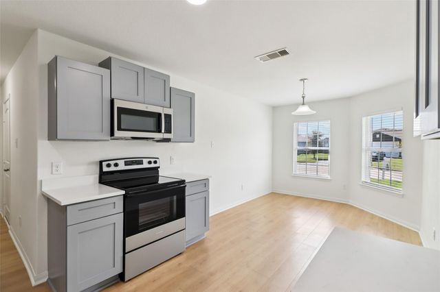 8006 Distant Harbor Road, Baytown, TX 77523