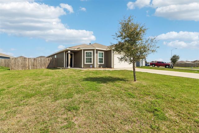 8006 Distant Harbor Road, Baytown, TX 77523