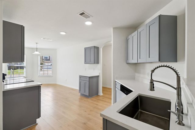 8006 Distant Harbor Road, Baytown, TX 77523