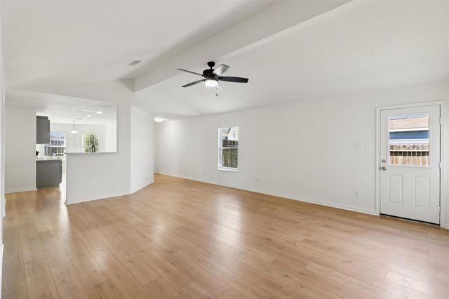 8006 Distant Harbor Road, Baytown, TX 77523