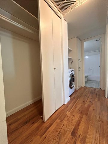 808 Winflo DR 206, Austin, TX 78703