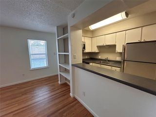 808 Winflo DR 206, Austin, TX 78703