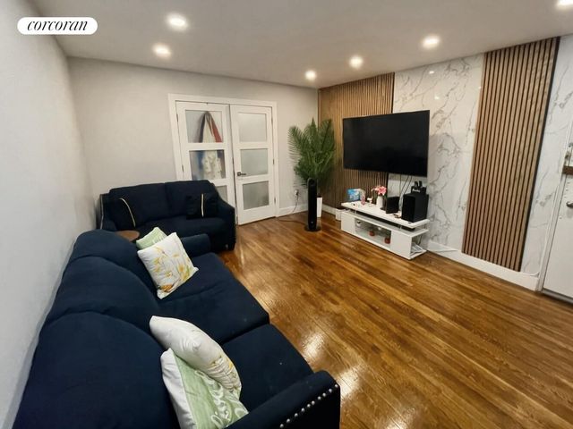 180 Van Cortlandt Park S Apt 5J, New York City, NY 10463
