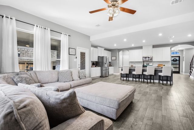 2801 Cerro Ranch Road, Aubrey, TX 76227
