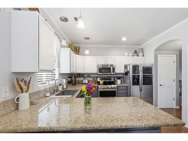 3717 RIVIERA, Eugene, OR 97402