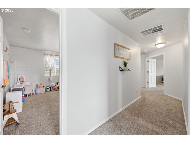 3717 RIVIERA, Eugene, OR 97402