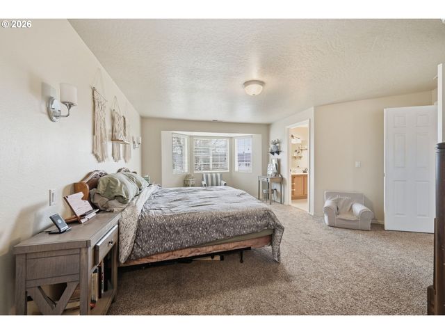 3717 RIVIERA, Eugene, OR 97402