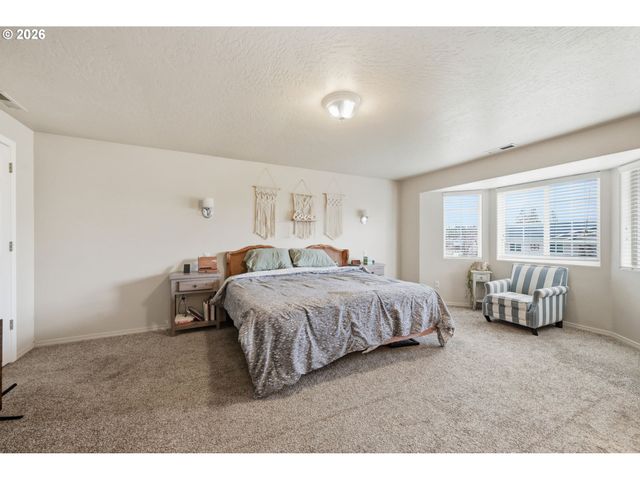 3717 RIVIERA, Eugene, OR 97402