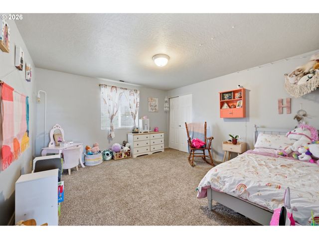 3717 RIVIERA, Eugene, OR 97402