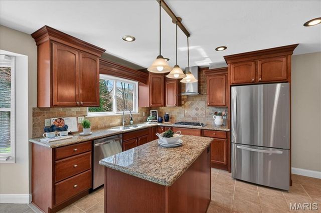 1989 Cedarmill Drive, Chesterfield, MO 63017