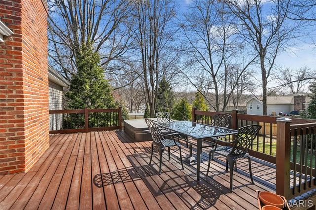 1989 Cedarmill Drive, Chesterfield, MO 63017