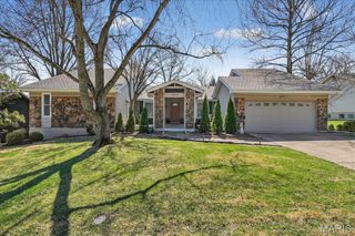 1989 Cedarmill Drive, Chesterfield, MO 63017