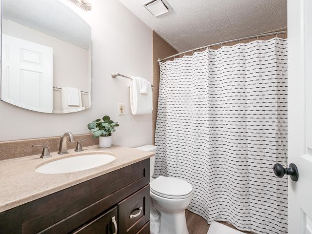 7333 Schoolcraft Lane, Columbus, OH 43235