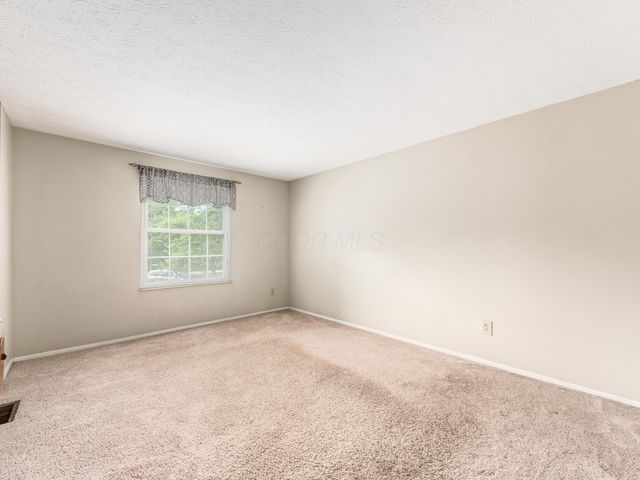 7333 Schoolcraft Lane, Columbus, OH 43235