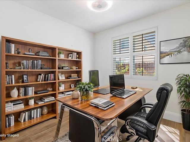 22821 Oak Knoll, Carson, CA 90745