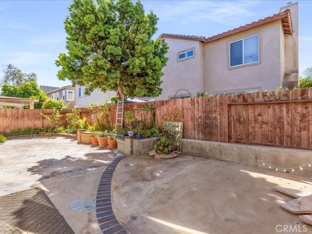 22821 Oak Knoll, Carson, CA 90745