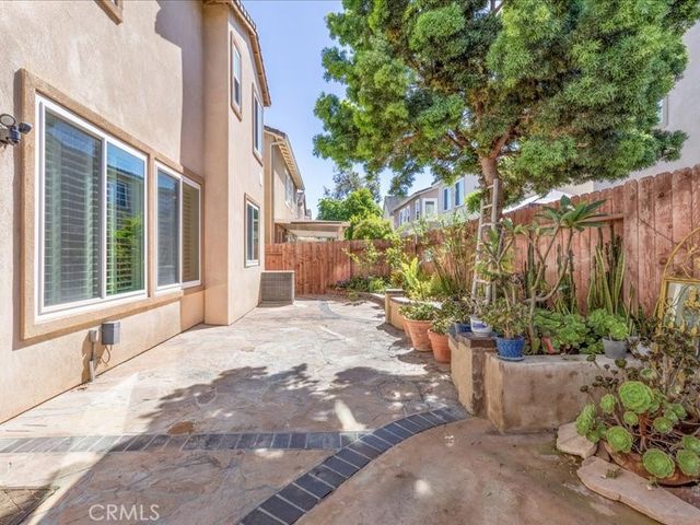 22821 Oak Knoll, Carson, CA 90745