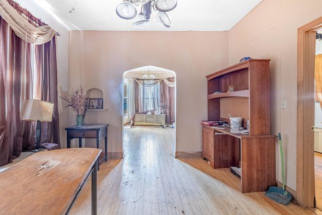 6835 S Winchester Avenue, Chicago, IL 60636