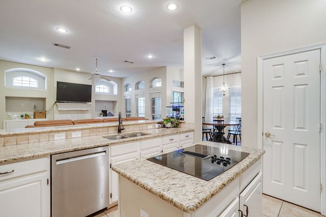 505 Dorcas Lane, Arlington, TX 76013