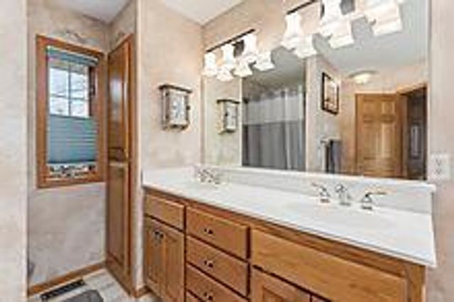 13652 Isanti Street NE, Andover, MN 55304