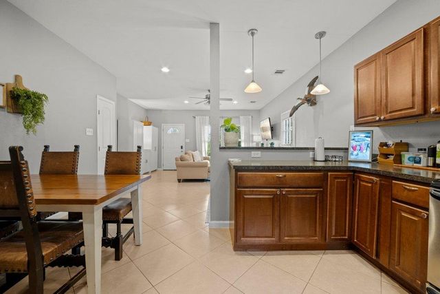 10604 Lake Beach DR, Dripping Springs, TX 78620