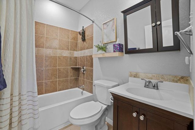10604 Lake Beach DR, Dripping Springs, TX 78620