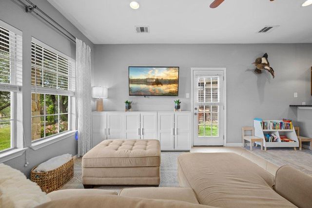 10604 Lake Beach DR, Dripping Springs, TX 78620