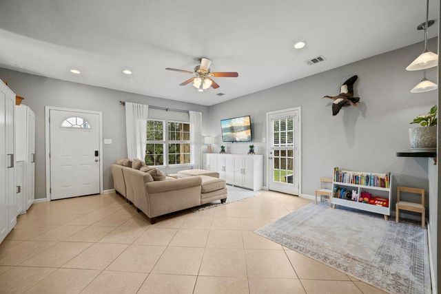 10604 Lake Beach DR, Dripping Springs, TX 78620