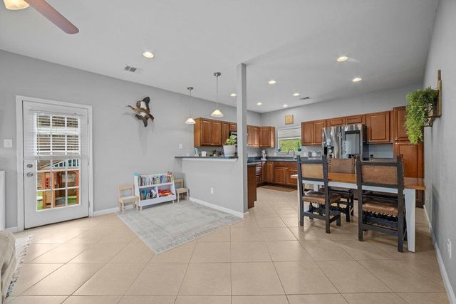 10604 Lake Beach DR, Dripping Springs, TX 78620